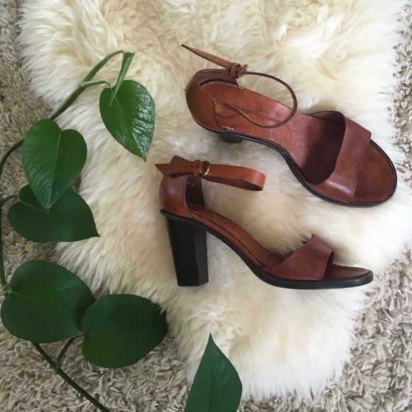 Modern Citizen Shoes - Robert Clergerie Paris • stacked leather sandal heel with ankle strap